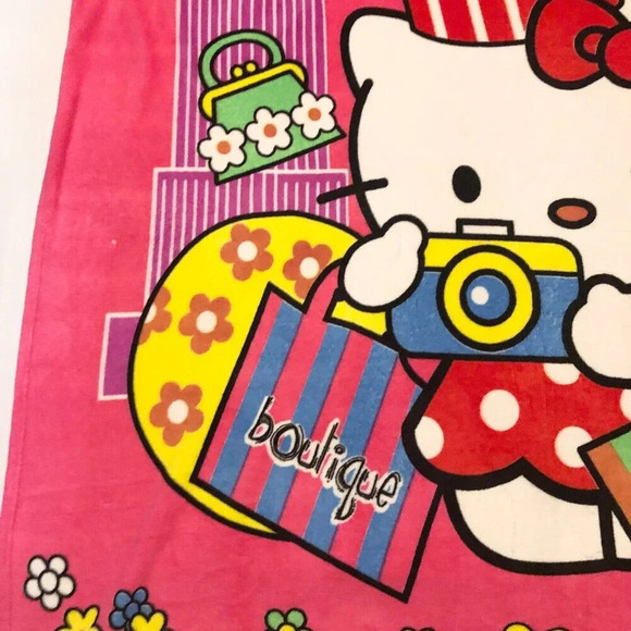 Hello Kitty Broadway Fleece Blanket 73 x 60 Inch Size - Picture 3 of 16
